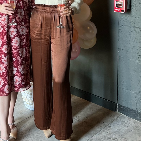 FOREVER 21 Brown Satin Flowy Pants - Picture 2 of 2